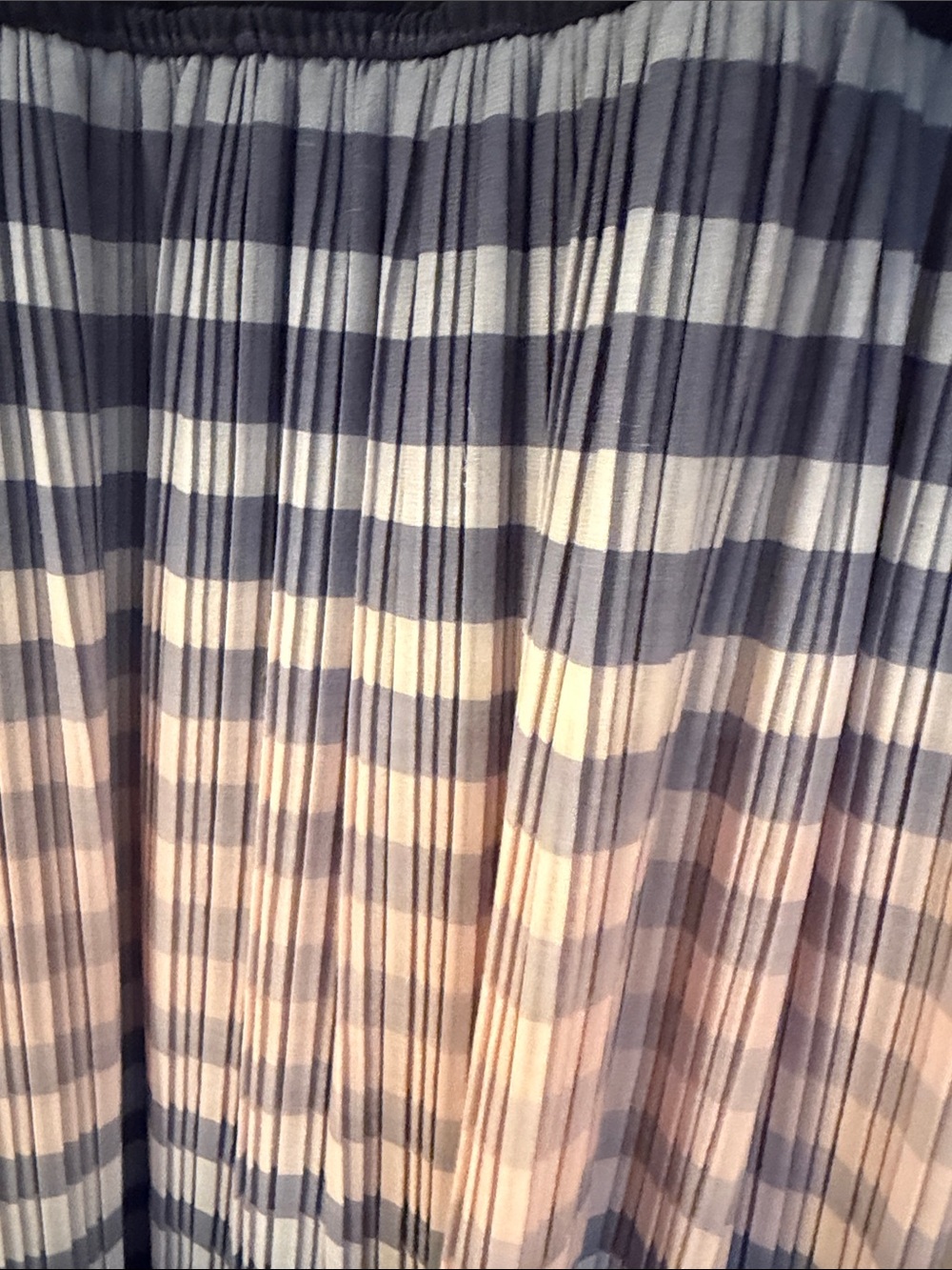 Sleeveless Navy Ombre Pleated Maxi Dress - Picture 4 of 10